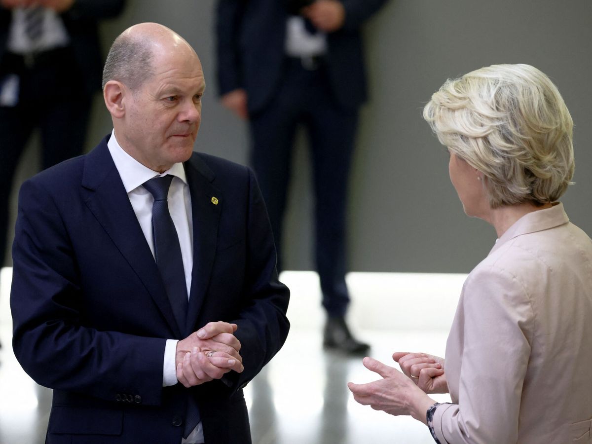 Foto: El canciller alemán, Olaf Scholz, y la presidenta de la Comisión Europea, Ursula von der Leyen. (Reuters/Henry Nicholls)