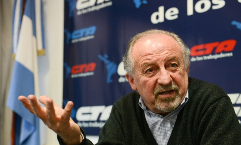 El kirchnerismo vuelve a pegarle a Martín Guzmán: “No podés estar a los besos y abrazos con empresarios”