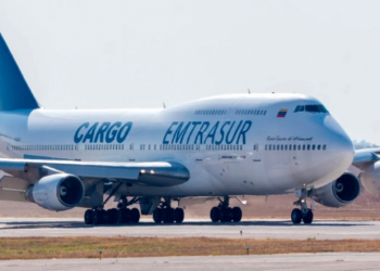 La AMIA y la DAIA exigen que se investigue la retención del avión venezolano-iraní en Ezeiza