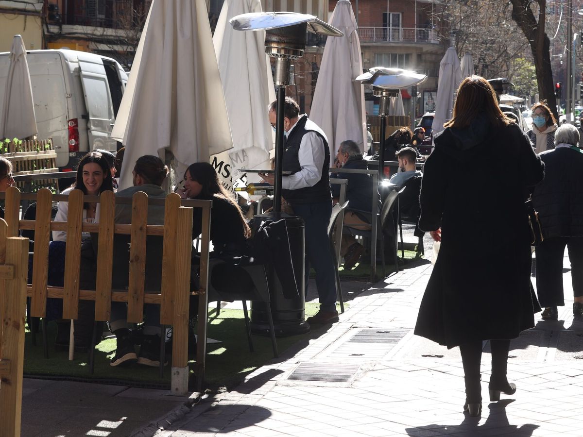 Foto: Una terraza en Madrid. (Kiko Huesca/EFE)