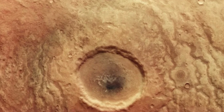 Marte: las impactantes imágenes del “ojo abierto” de 30 kilómetros de diámetro