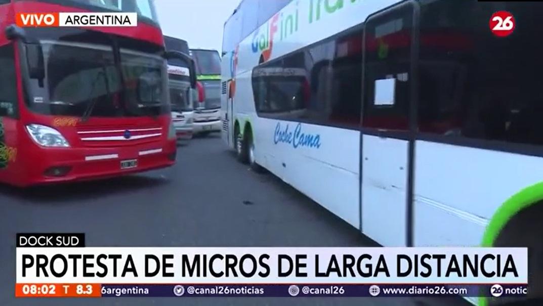 Protesta de choferes de micros: caos de tránsito en autopista Buenos Aires-La Plata