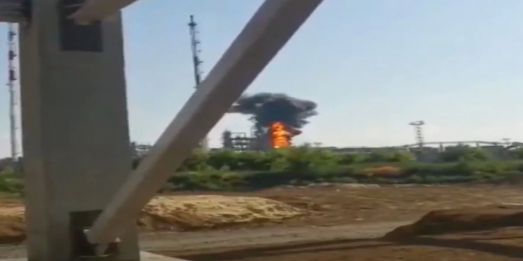 Rusia bombardeó una ciudad estratégica y Ucrania atacó con drones una refinería