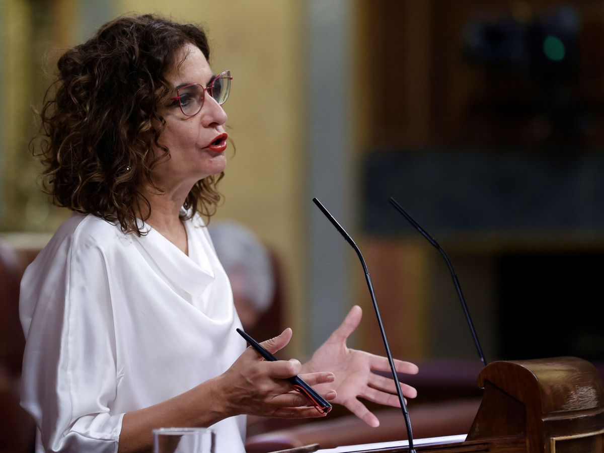 Foto: La ministra de Hacienda, María Jesús Montero, interviene en el Congreso de los Diputados. EFE Mariscal