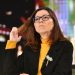 Dijo Batakis:“El derecho a viajar colisiona con el derecho a la generación de puestos de trabajo” mientras su hijo estudia y pasea por Londres