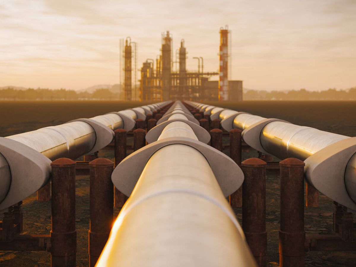 Foto: Gasoducto que alimenta una central térmica. (iStock)