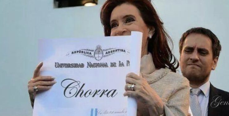 Autoridad de la Universidad de La Plata confirma que Cristina Kirchner no es abogada