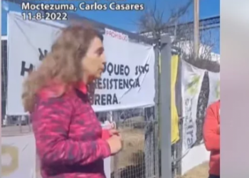 Denuncias de aprietes y cruces tras un bloqueo: el pueblo en vilo por una pyme láctea