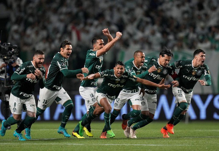 El festejo de Palmeiras al eliminar al Mineiro.