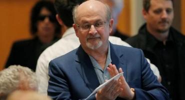 Ataque a Salman Rushdie: quién es el acusado de apuñalar al célebre escritor