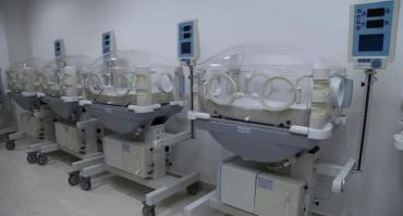 Muerte de recién nacidos en hospital de Córdoba: separaron a más de 20 empleados