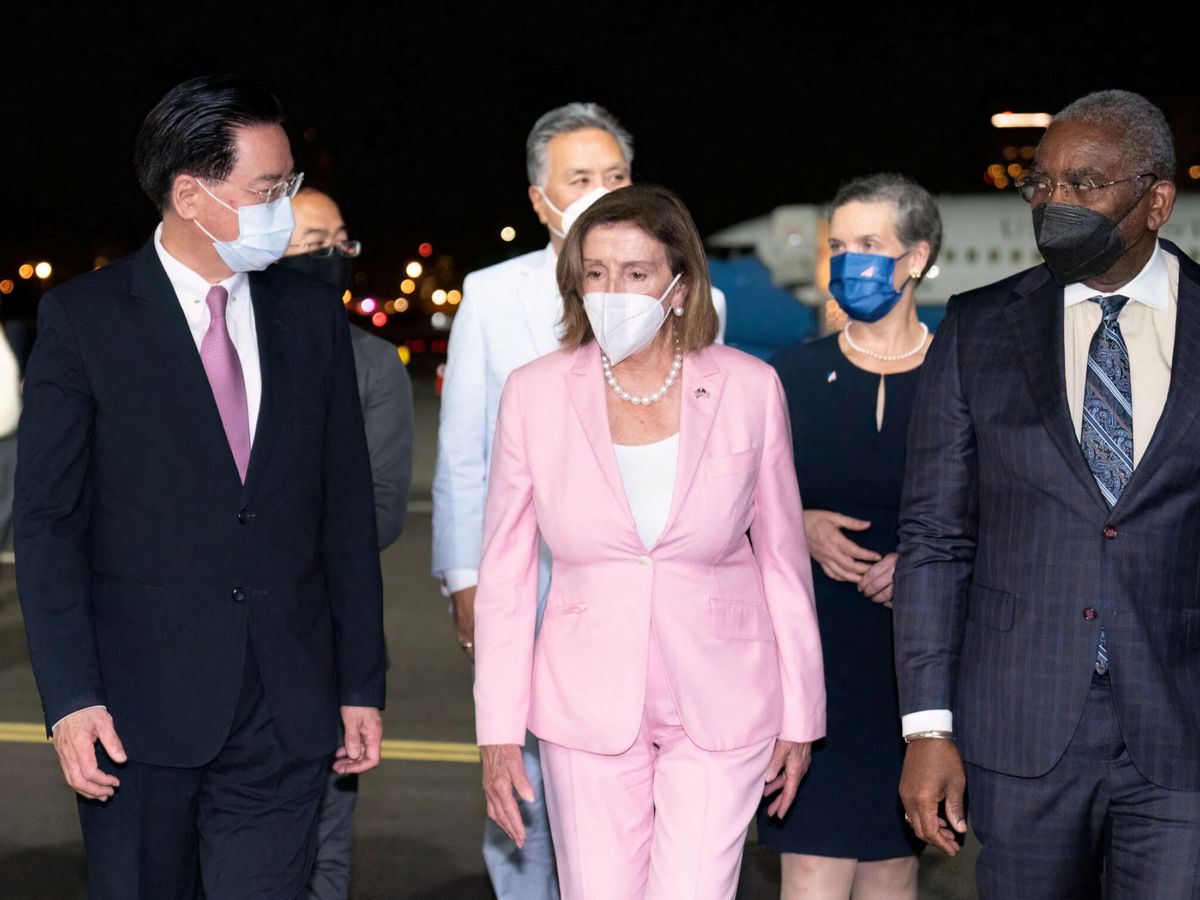 Foto: Nancy Pelosi en su llegada a Taipéi. (REUTERS)