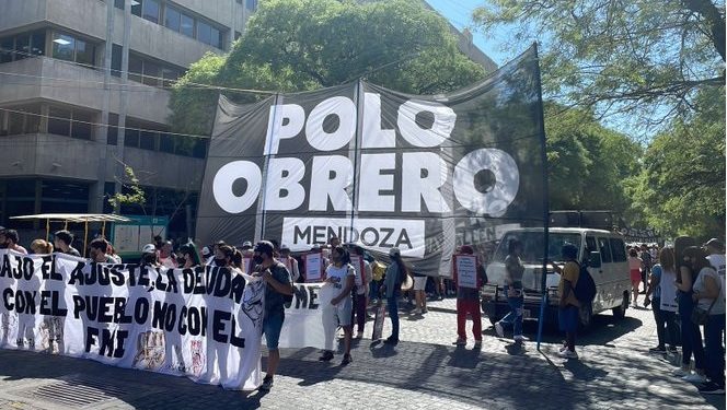 El Gobierno nacional volvió a activar el diálogo con los piqueteros y logró suspender las movilizaciones para el fin de semana largo
