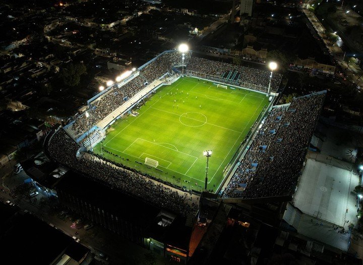 El estadio colmado. Twitter Belgrano.