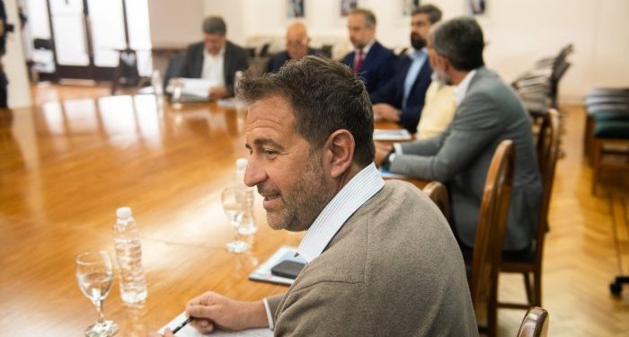 Rodolfo Suarez les presentó a los intendentes del Gran Mendoza el plan de provisión de agua potable para los próximos 45 años