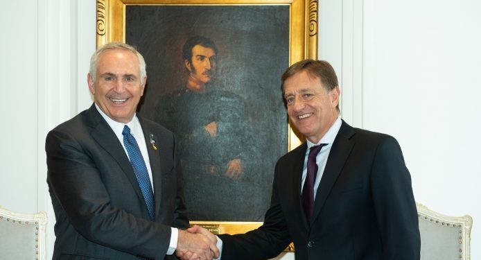 Suarez recibió en Mendoza al embajador de EEUU con el fin de “fortalecer vínculos bilaterales”