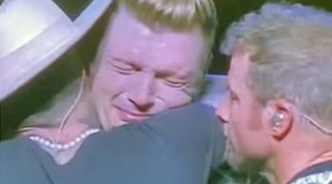 ¡El show debe continuar! El dolor de Nick Carter al recordar a su hermano en pleno show