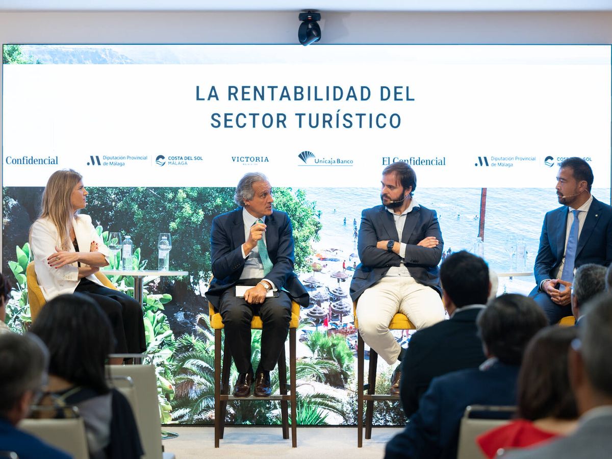 Foto: Mesa redonda 'La rentabilidad del sector turístico: claves para la recuperación económica'.