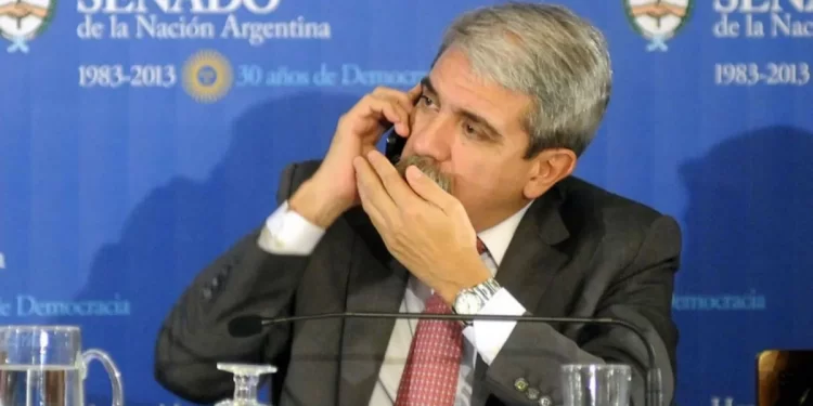 Gritos e insultos al teléfono: el quiebre entre el Gobierno y la AFA que terminó suspendiendo la caravana de la Selección