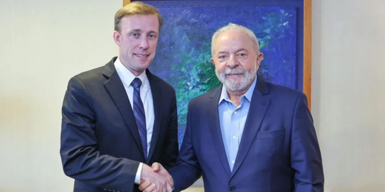 Biden manda a Jake Sullivan a Brasil para presionar a Bolsonaro y asegurarse que asuma Lula en enero