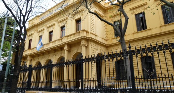 Denuncian que más de 500 aspirantes no podrán cursar profesorados en colegios porteños