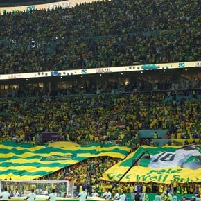 La bandera que desplegó Brasil para Pelé