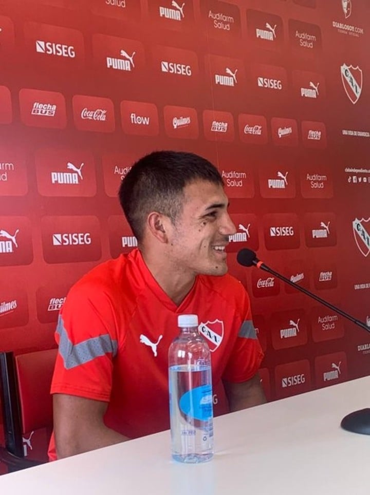 Javier Nicolás Vallejo habló en Villa Domínico. (Foto: Prensa Independiente)