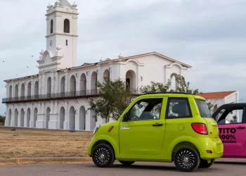 Tito, el auto eléctrico puntano, se queda sin insumos por no poder importar