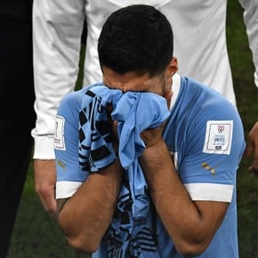 Suárez rompió en llanto tras el gol que eliminó a Uruguay