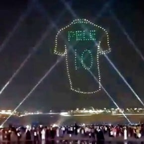 Video: el homenaje con drones para Pelé