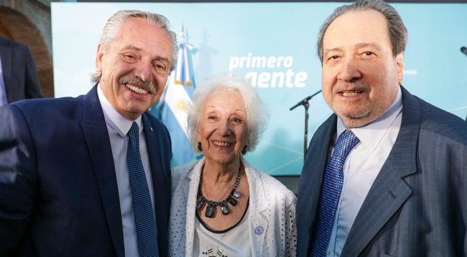 Alberto Fernández consideró “símbolos de la democracia” a Estela de Carlotto y Carlos Arslanián