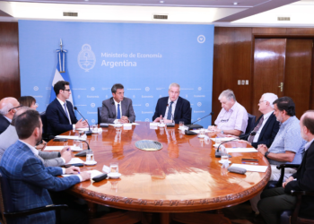 El Gobierno anunció un acuerdo de Precios Justos para pagar las cuotas de colegios privados