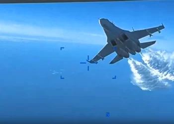 El Pentágono difundió el momento en el que el caza ruso interceptó un dron norteamericano