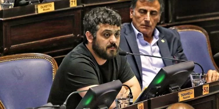 Cambio de manos: La Cámpora se quedaría con la conducción del Mercado Central