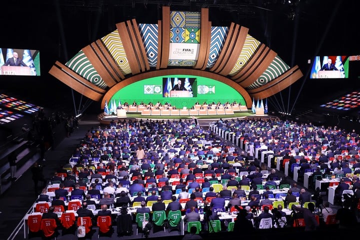 Vista del salón del Congreso de al FIFA en Ruanda (AP)
