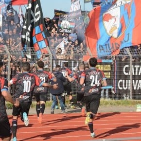 Renace el viejo Catania de los argentinos: ascendió a la Serie C