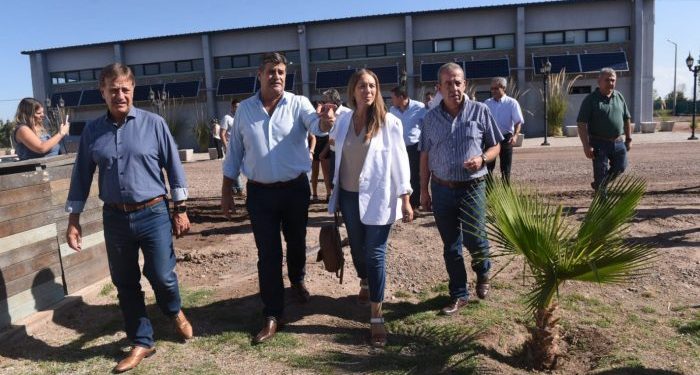 Junín: junto a María Eugenia Vidal, Suarez visitó una empresa que reconvierte luces de sodio a LED