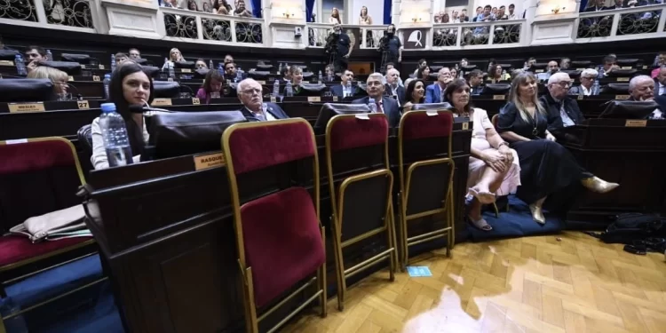 Kicillof denunció que hay proscripción contra Cristina Kirchner, criticó a la Corte y confirmó que competirá por la reelección