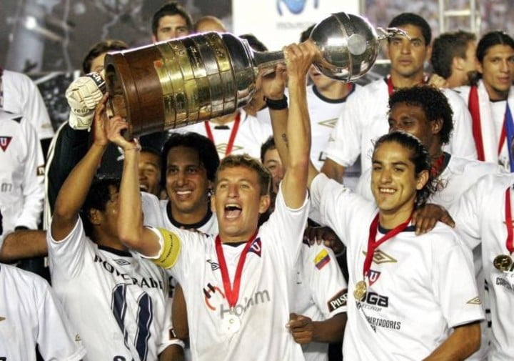LDU Campeón Libertadores 2008, el único ecuatoriano en ganarla.