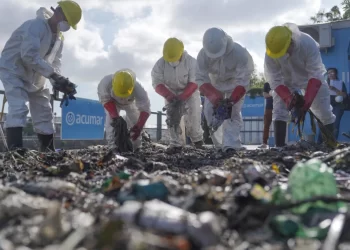 El Riachuelo, lejos de volver a su estado natural: en 2022 se retiraron 3.500 toneladas de basura del agua