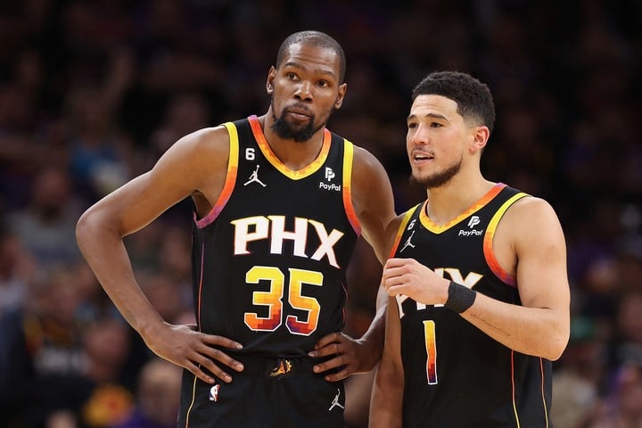 Los Suns irán a buscar su pasaje a las finales de conferencia contra Denver (AFP)
