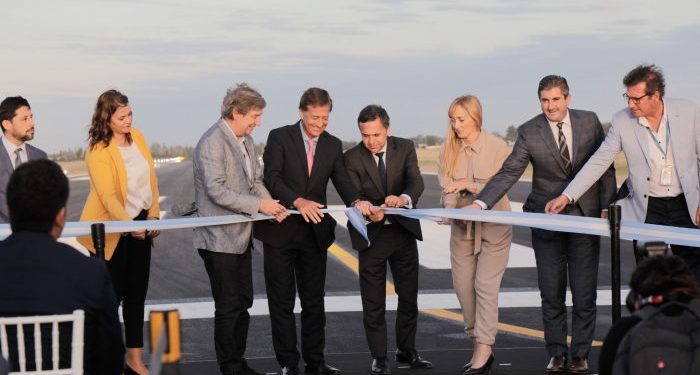 Suarez participó de la inauguración de la nueva pista del aeropuerto de San Rafael