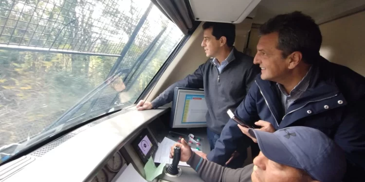 Sergio Massa y Wado de Pedro se muestran en un acto como si ya fueran compañeros de fórmula