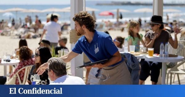 El empleo acelera en el mejor abril de la historia y el paro cae a niveles de 2008