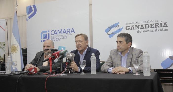 En la Fiesta de la Ganadería, Suarez insistió con Portezuelo, habló del tren a Mendoza y acusó discriminación