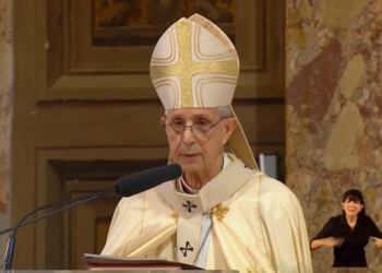 En un duro discurso, Mario Poli criticó los “intereses” de la política y pidió “diálogo” a los candidatos