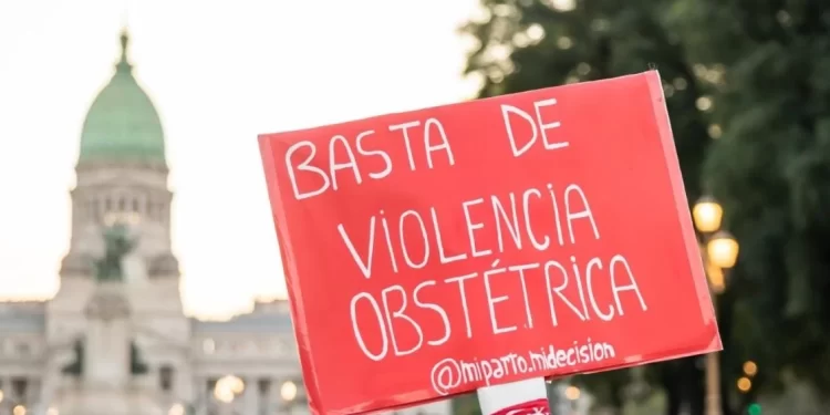 Parto respetado versus violencia obstétrica: ¿Cuáles son las principales falencias de la ley?