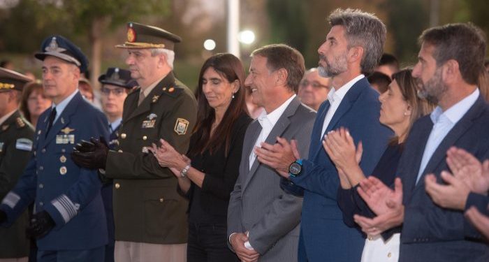 Suarez participó de la inauguración del Memorial Malvinas Argentinas: “Ustedes nos iluminan a todos”