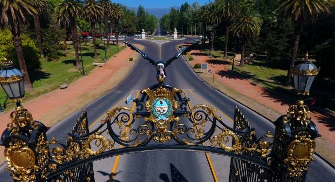 Piden a la Fiscalía de Estado de Mendoza que investigue el traslado de la calesita del Parque General San Martín