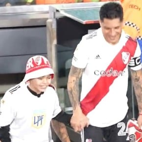Video: la sorpresa a un nene fana de River y su inesperada reacción al ver a Enzo Pérez